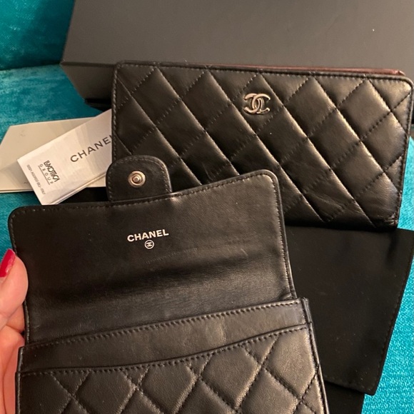 ๐น CHANEL Quilted Lambskin handbag ~ NEW/FLAWLESS - Picture 9 of 10